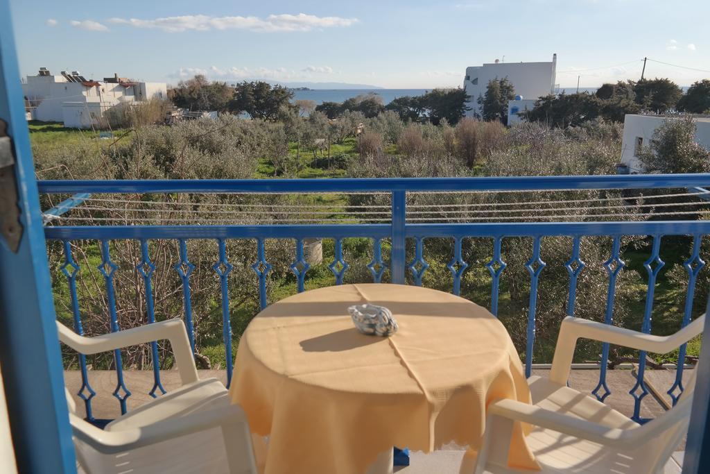 Mina'S Studios In Naxos Island Agios Prokopios  Ruang foto
